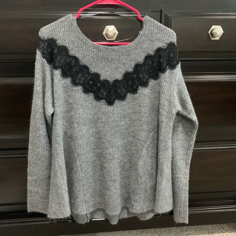 Elle gray & black cozy sweater